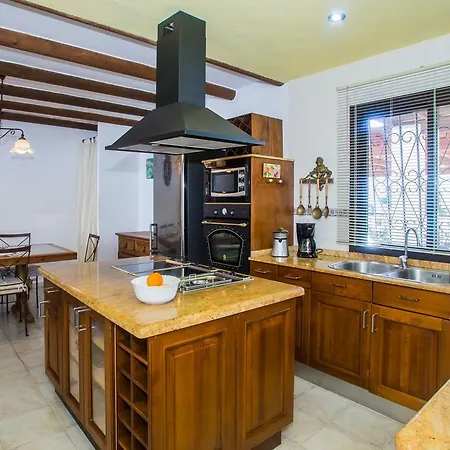 Chalet La Concha 度假居 *